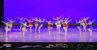 舞踊班定期公演 舞踊班定期公演