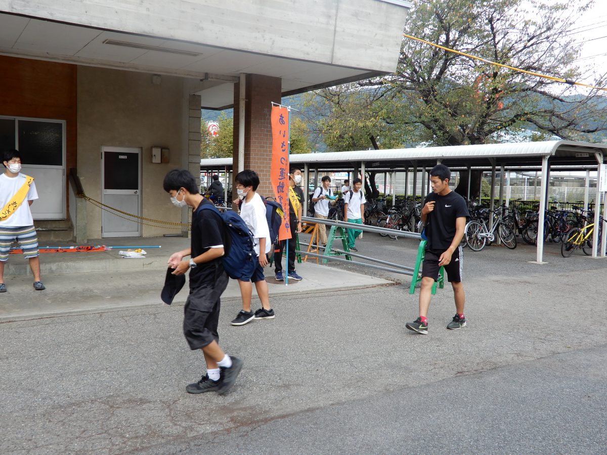 第一回あいさつ運動 長野県長野工業高等学校 第一回あいさつ運動 長野県長野工業高等学校