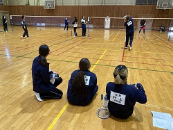 女子の試合 練習の成果を発揮。