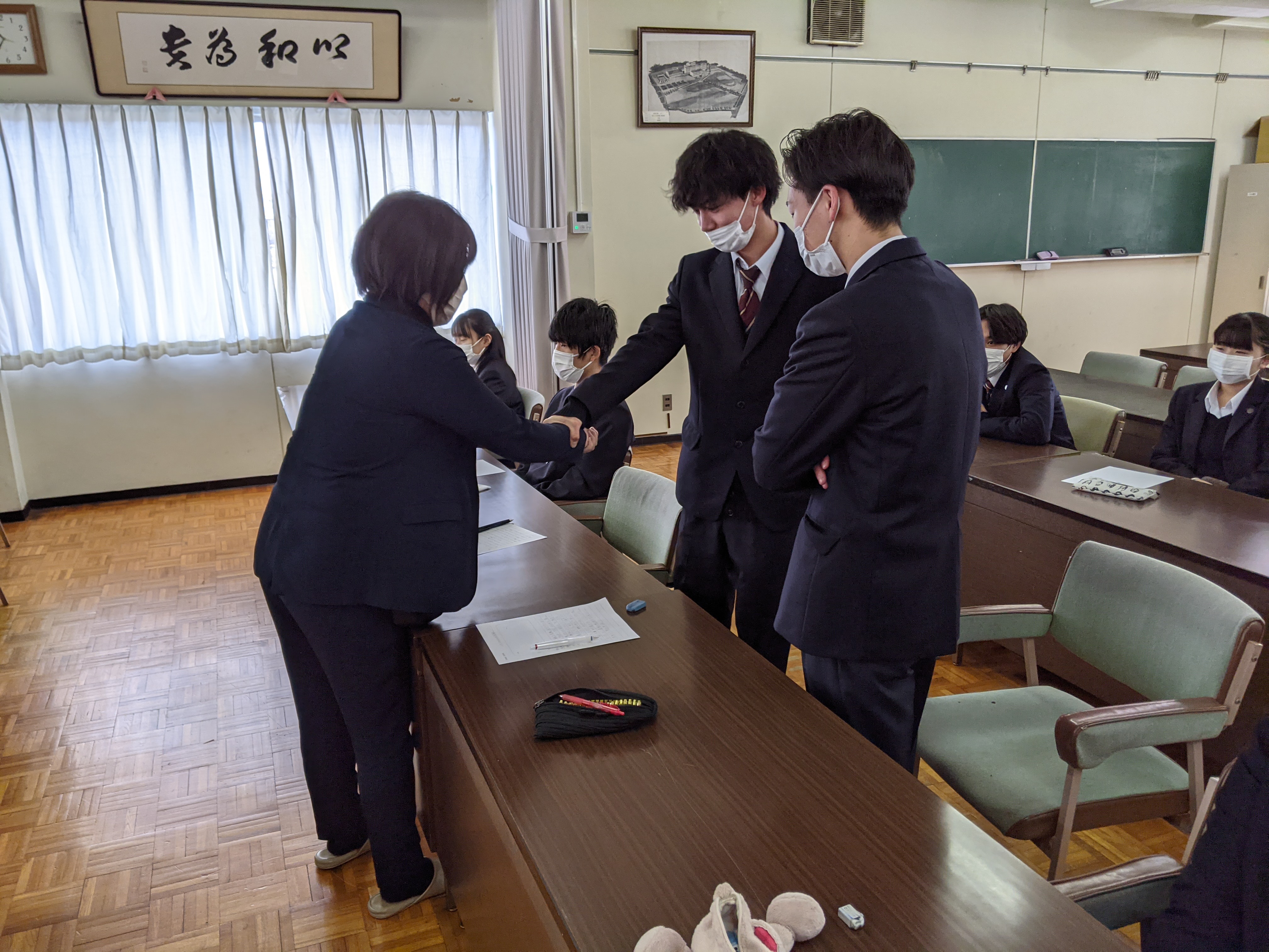 護身術を体験する様子