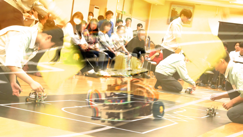 ライントレースロボット大会の様子
