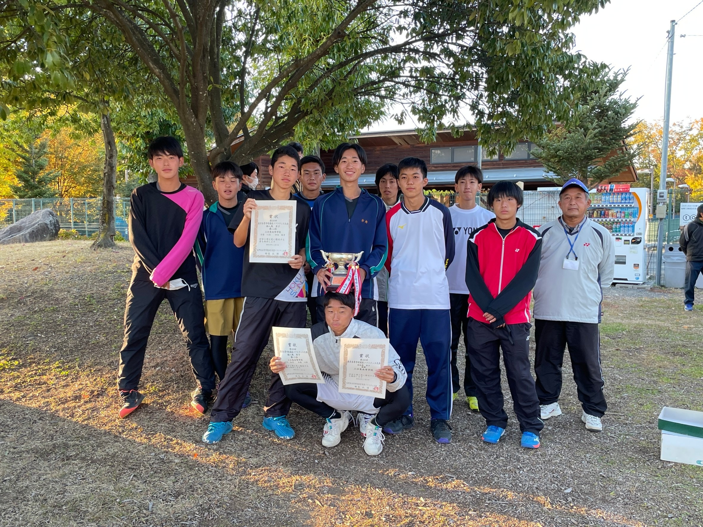 上田東高校　男子ソフトテニス班